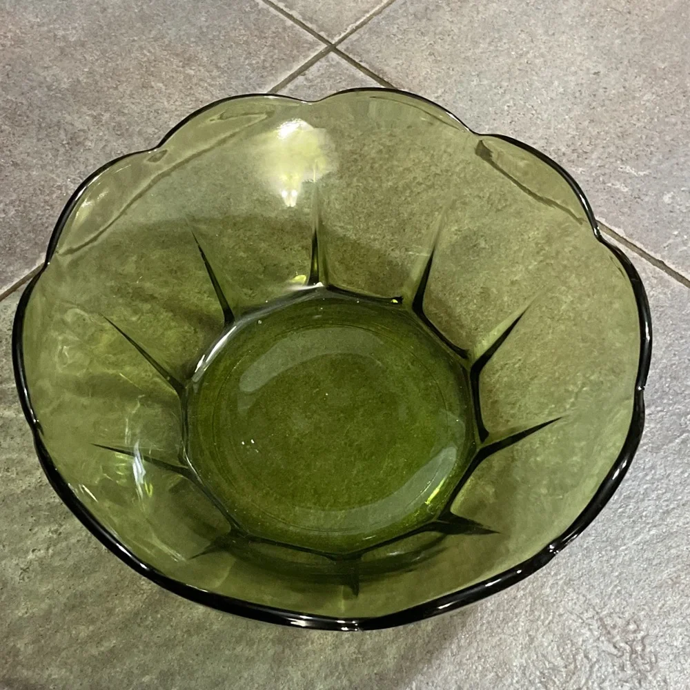 Green Scalloped Glass Serving Bowl